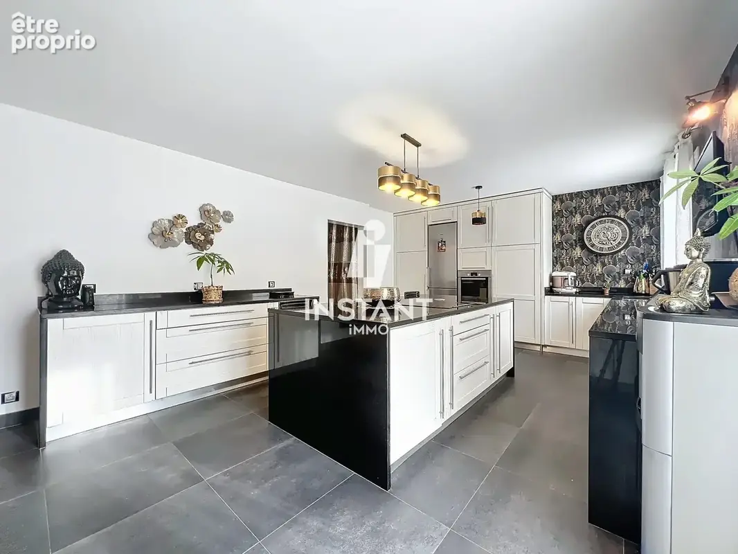 Maison 210 m² à Grisy-Suisnes  - photo 2