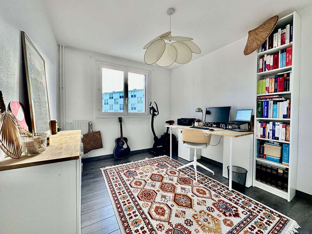 Appartement à FONTENAY-LE-FLEURY