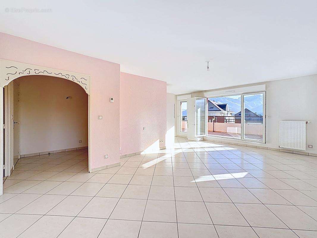 Appartement à LA ROCHE-SUR-FORON