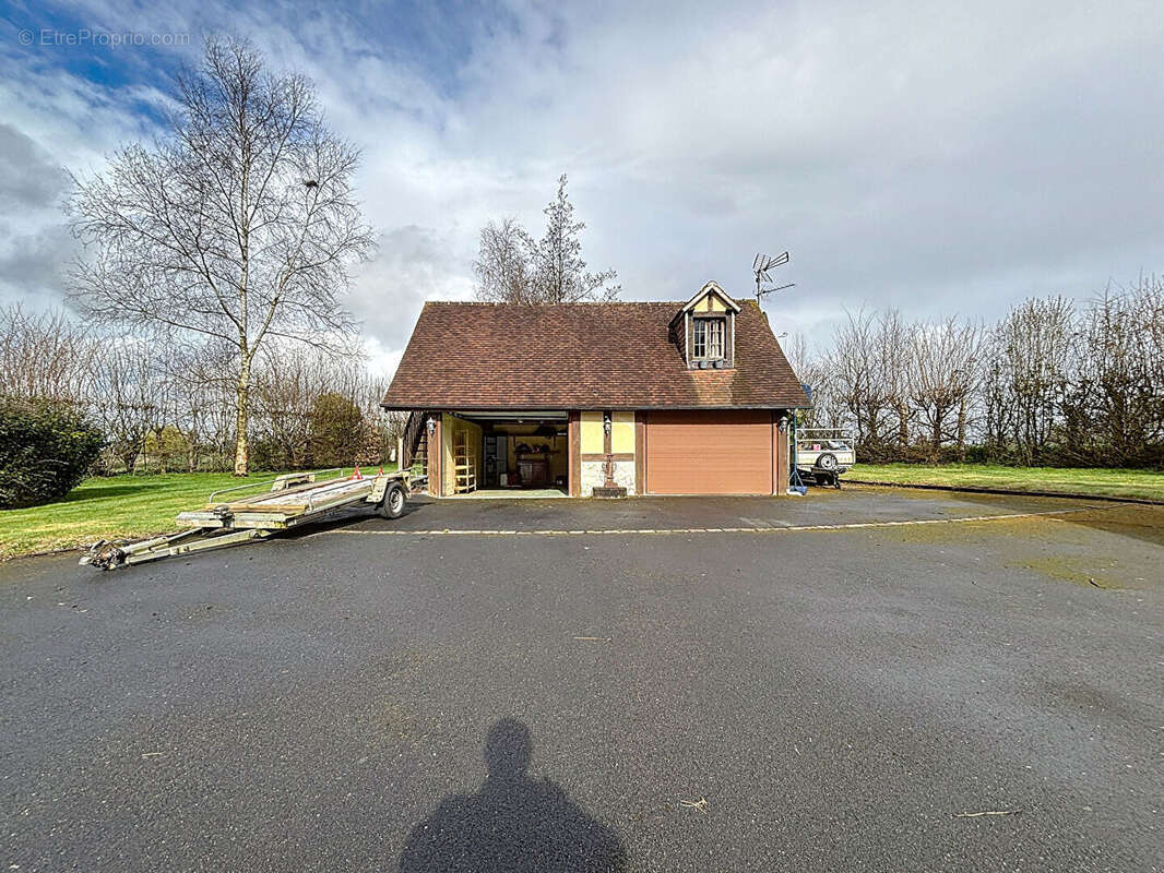 Maison à FAUGUERNON