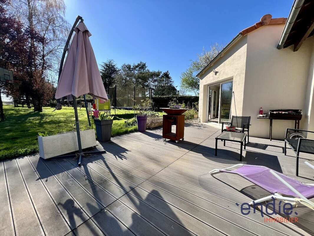 Maison 154 m² à Quincay  - photo 16