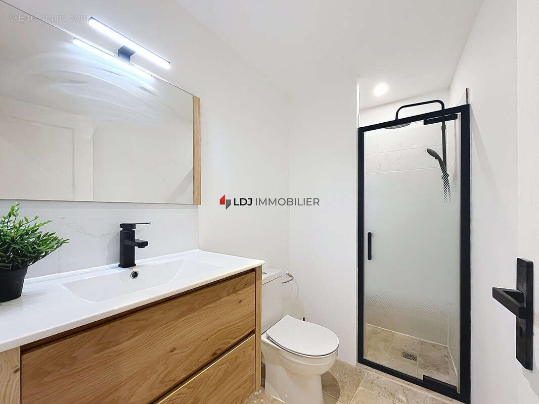 Maison 71 m² à Prades  - photo 8