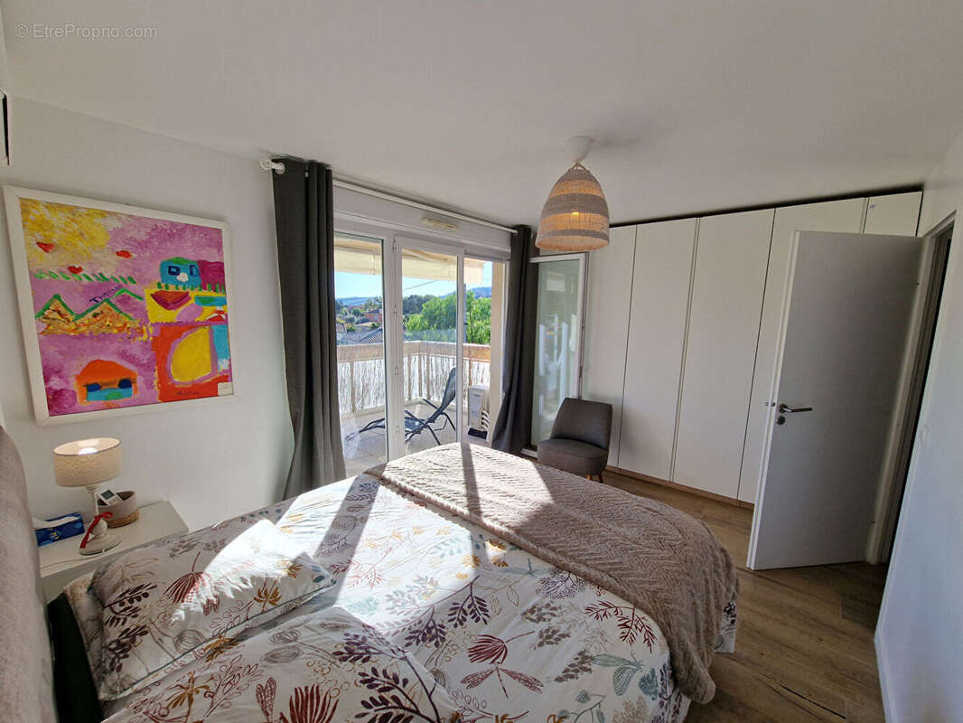 Appartement à CARROS