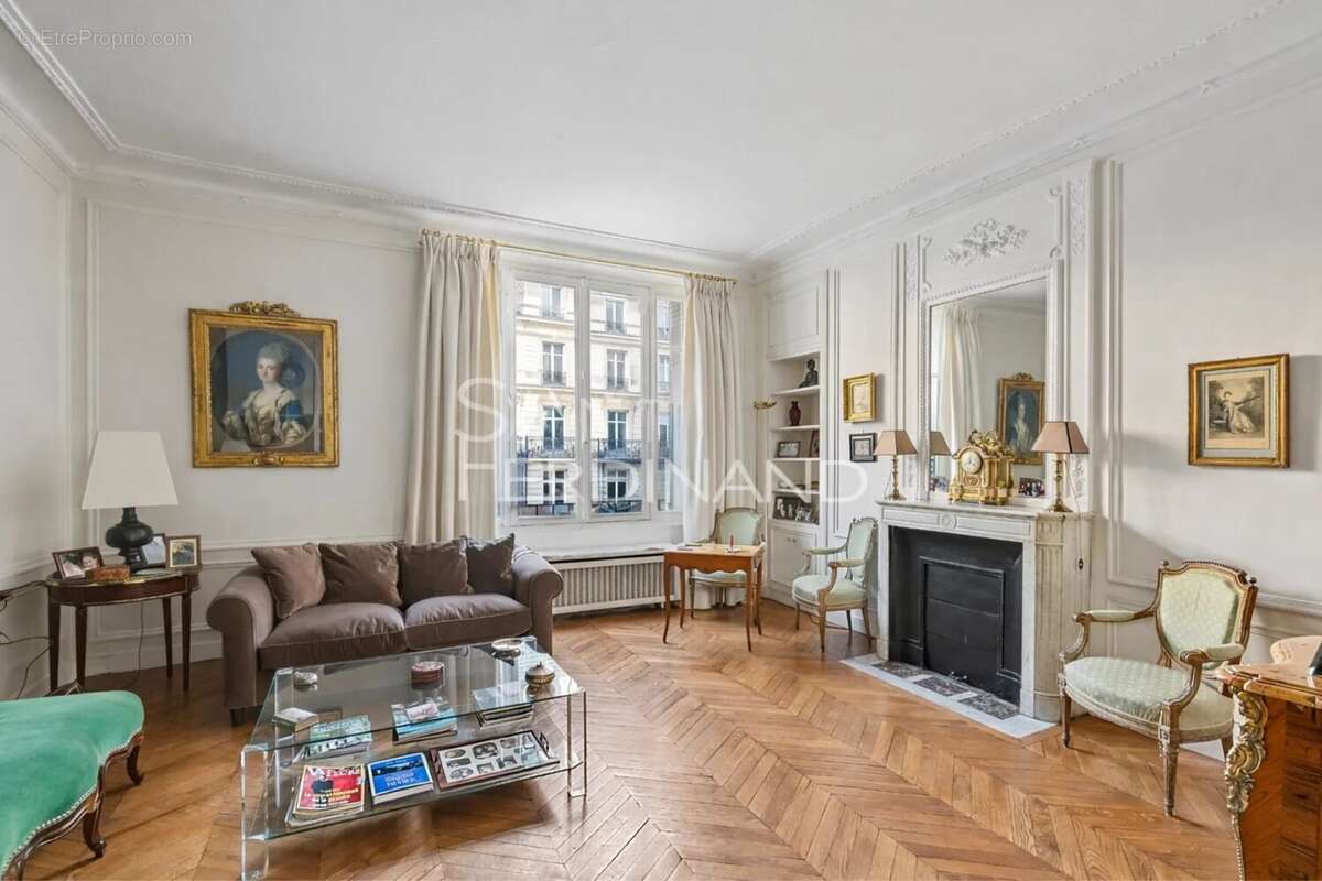 Appartement à NEUILLY-SUR-SEINE