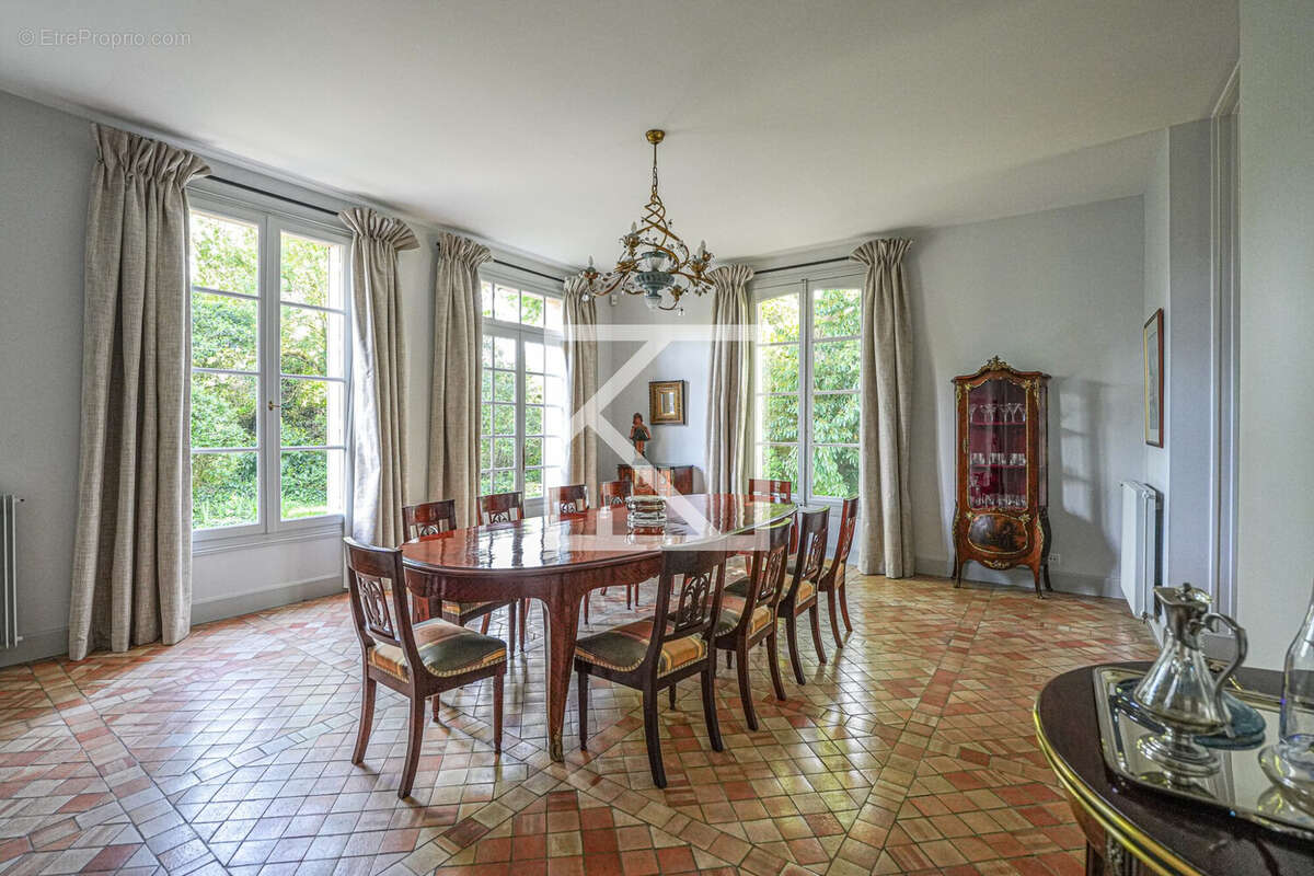 Maison à GREZ-NEUVILLE