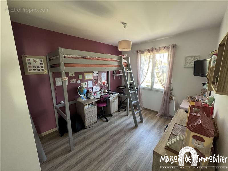 Maison à BOURG-CHARENTE