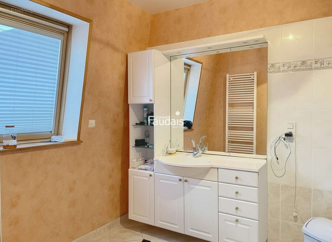 Maison 285 m² à Coutances  - photo 8