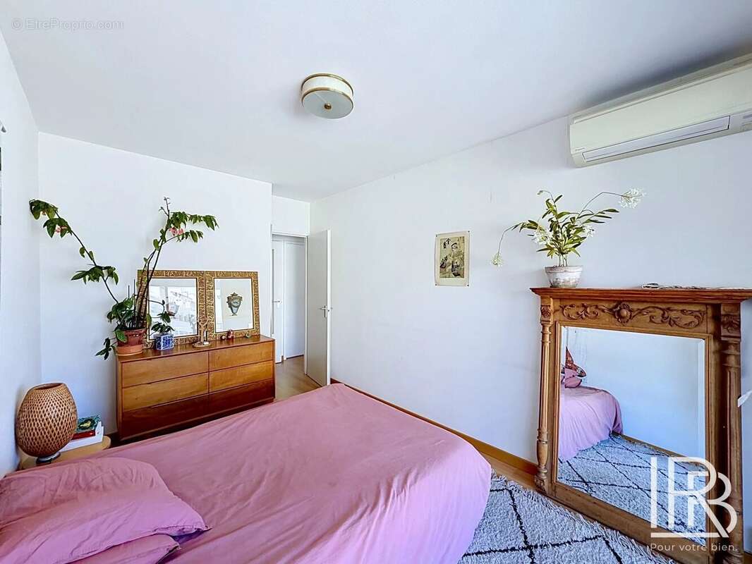 Appartement à MARSEILLE-7E