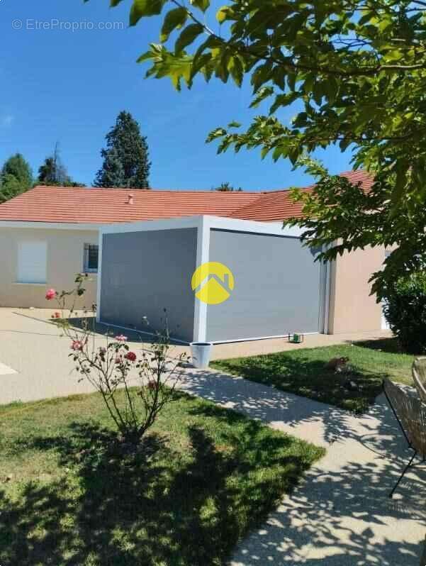 Maison à PUY-GUILLAUME