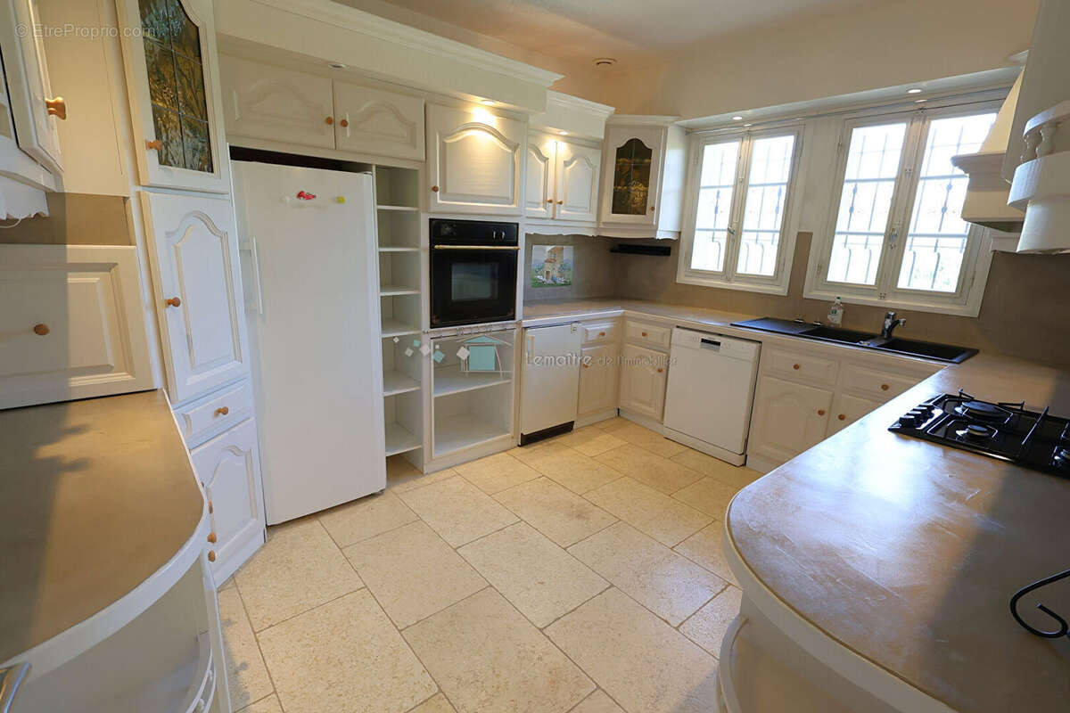 Maison à SAINT-CEZAIRE-SUR-SIAGNE