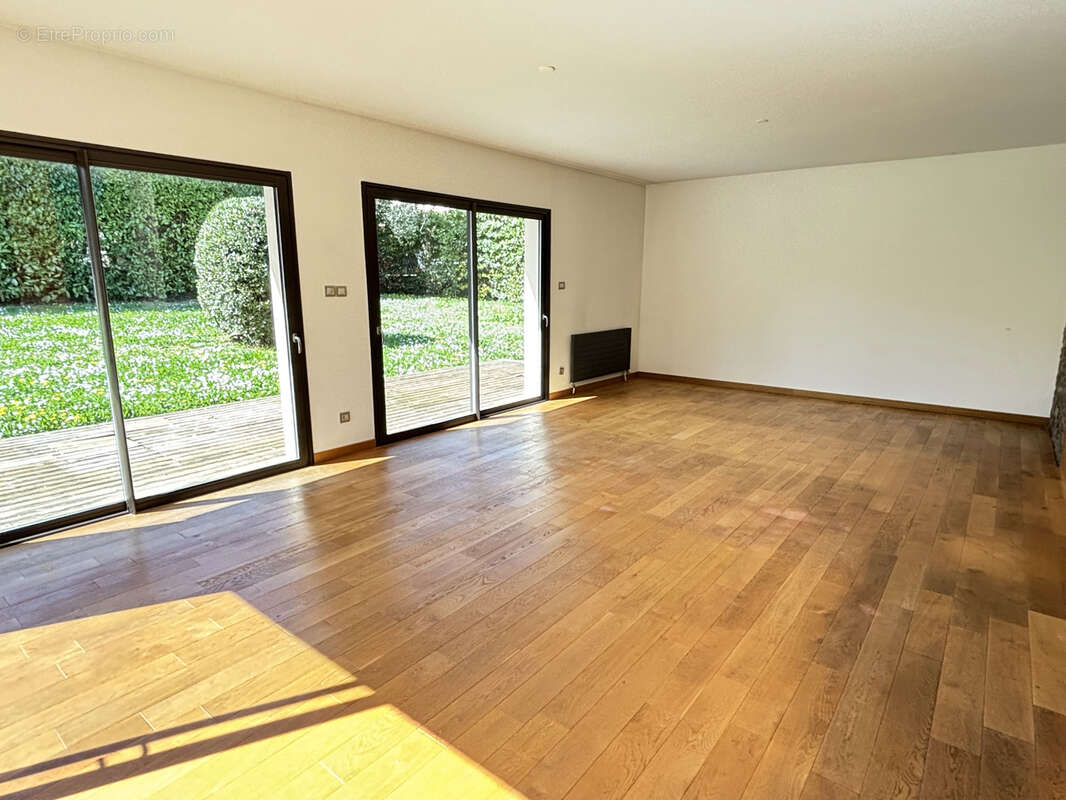 Maison à SAINT-CYR-AU-MONT-D&#039;OR