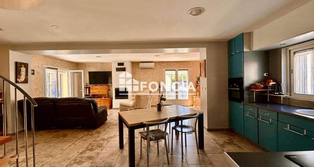 Maison à SAINT-GENIS-DES-FONTAINES