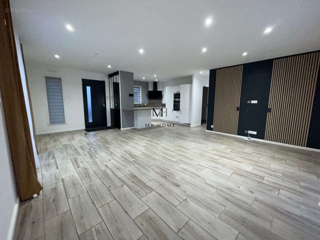 Maison à LE CHEVAIN