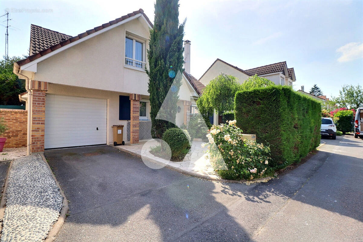 Maison à LE PLESSIS-BOUCHARD