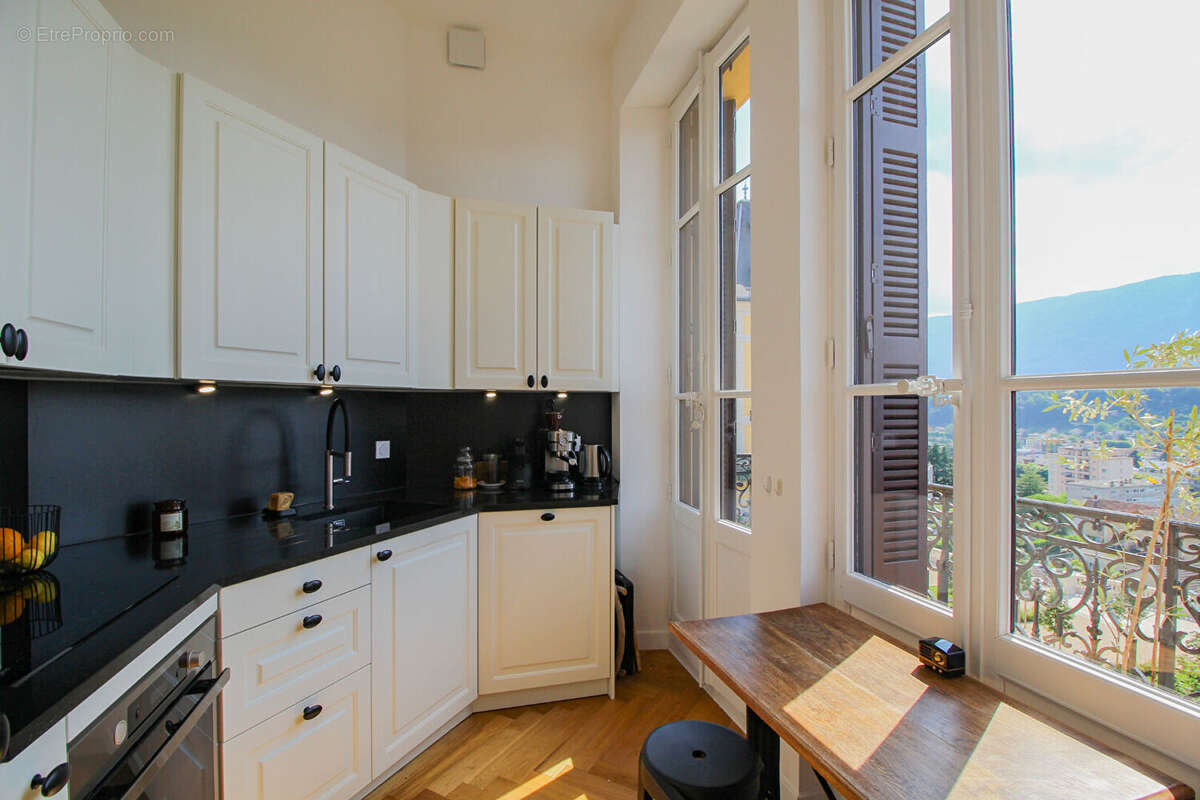 Appartement à AIX-LES-BAINS