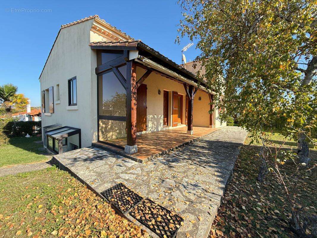 Maison à VAUX-SUR-MER