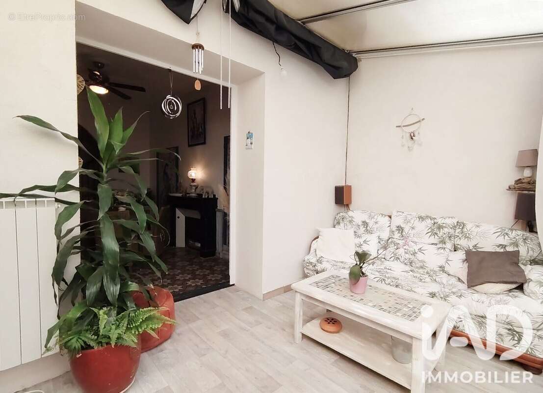 Maison 180 m² à Thezan-Des-Corbieres  - photo 5