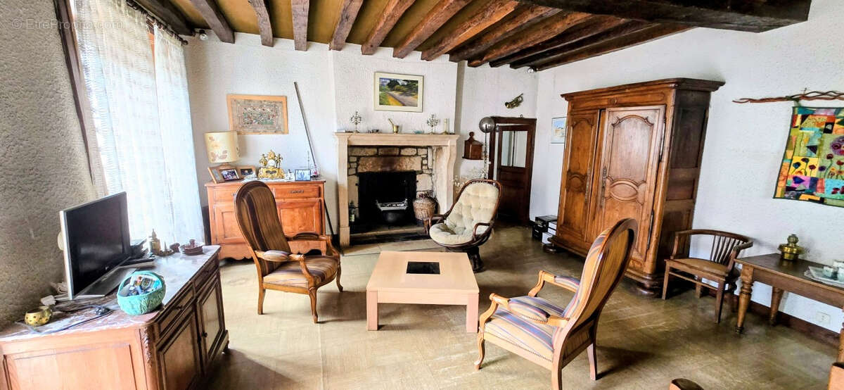 Maison 217 m² à Champlitte  - photo 2