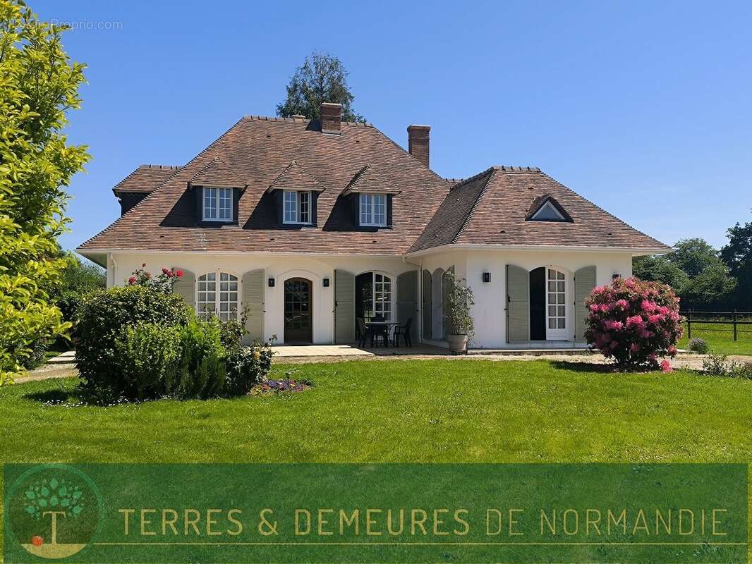 CORMEILLES (27260), Belle Propriété avec Dépendances sur 8 hectares. - photo 2