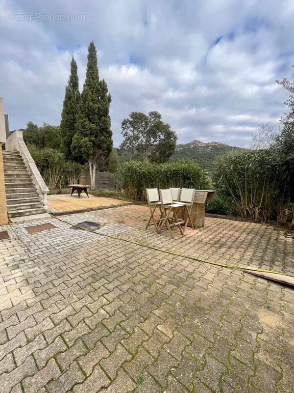 Maison à PLAN-DE-LA-TOUR