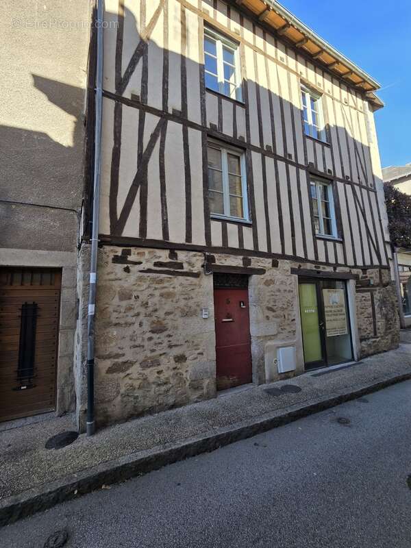 Appartement à SAINT-LEONARD-DE-NOBLAT
