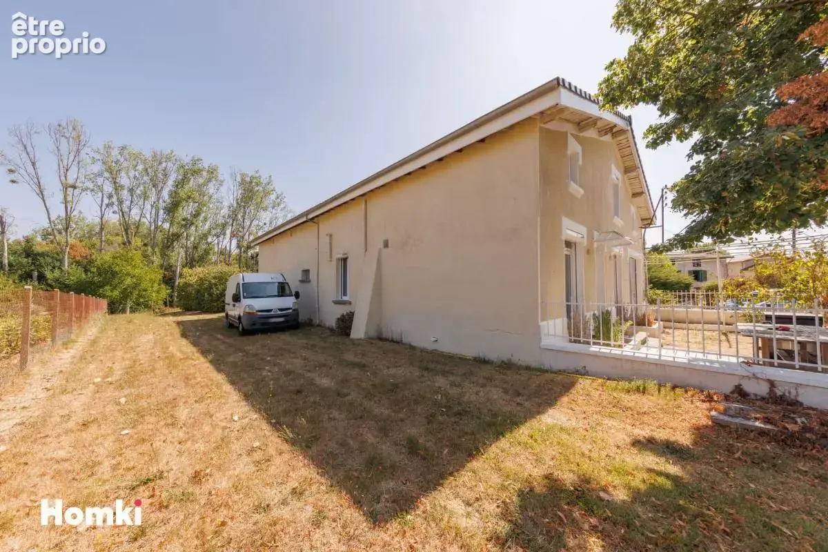 Maison/Villa T5 de 155 m² à Peschadoires 63920 - photo 4