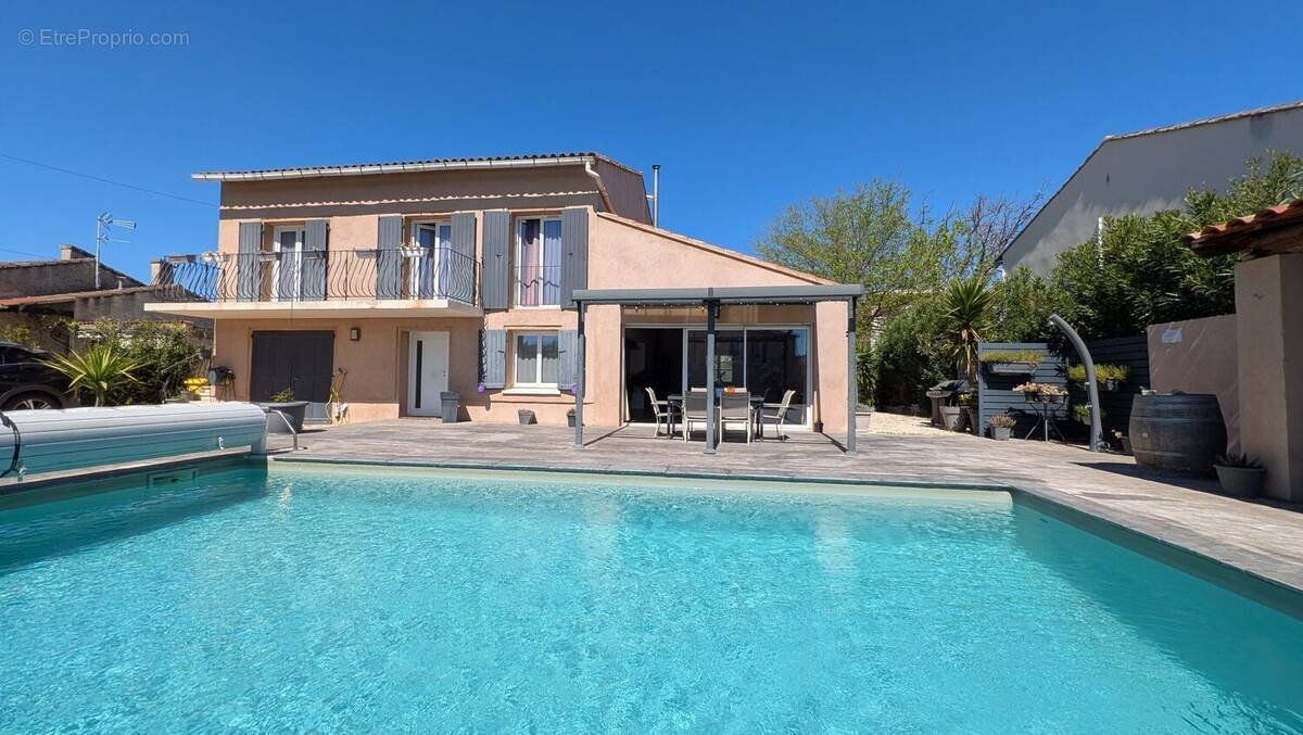 Maison à MORIERES-LES-AVIGNON