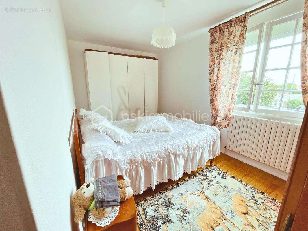 Maison à SAINT-BONNET-DE-MURE