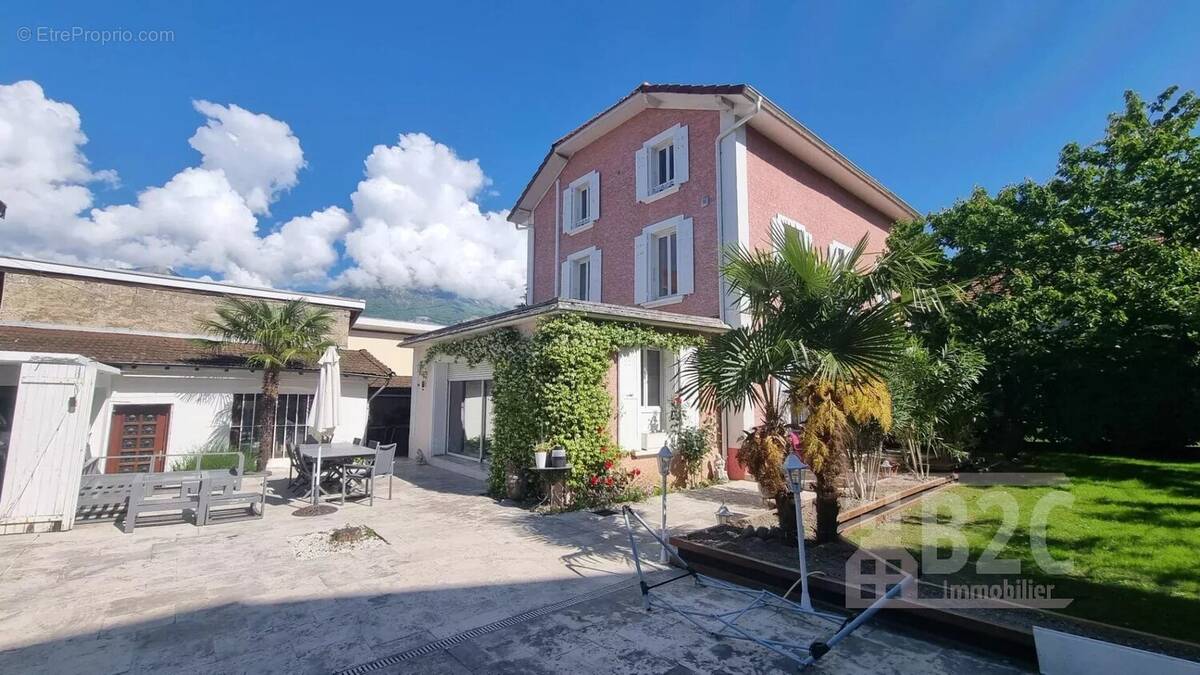 Maison à VILLARD-BONNOT