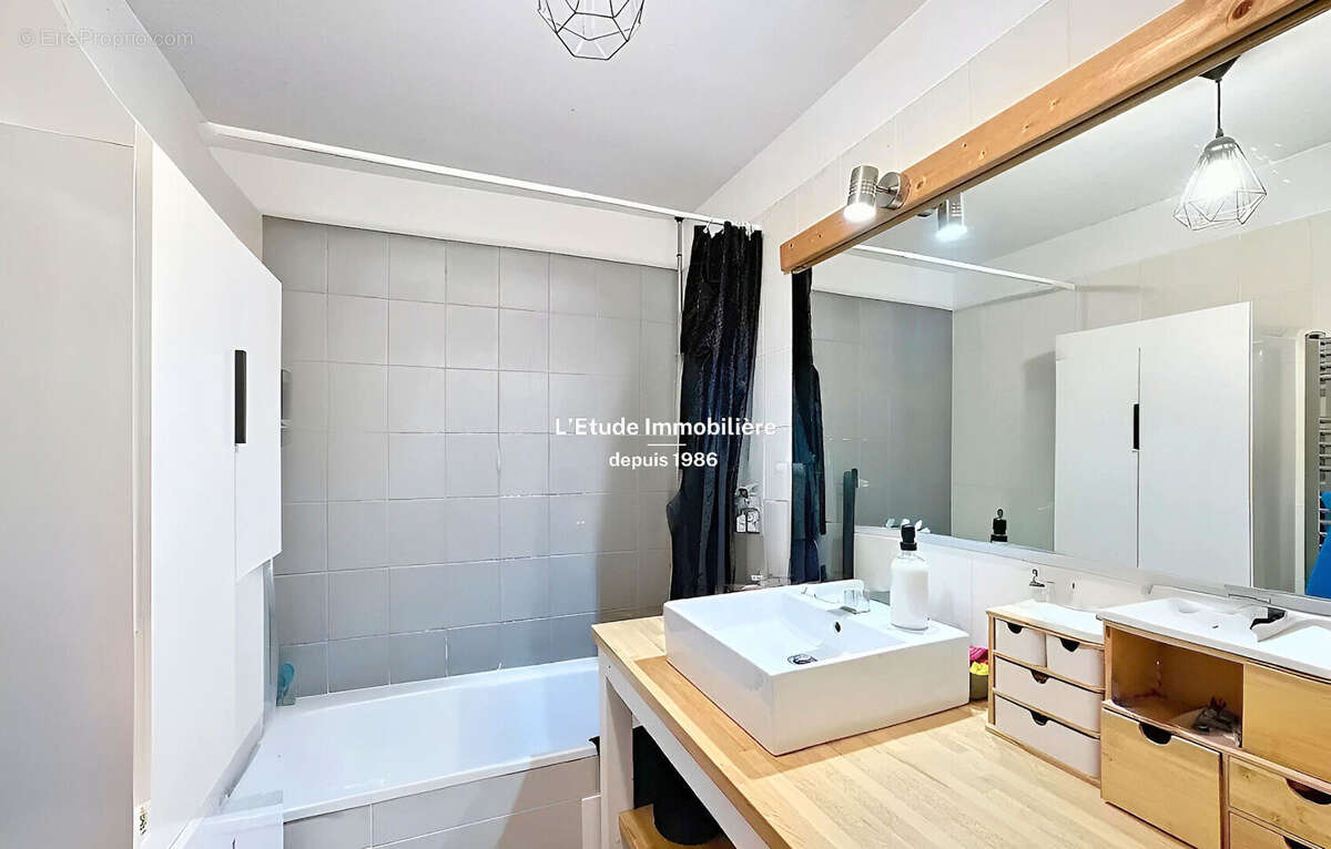 Appartement à SATHONAY-CAMP