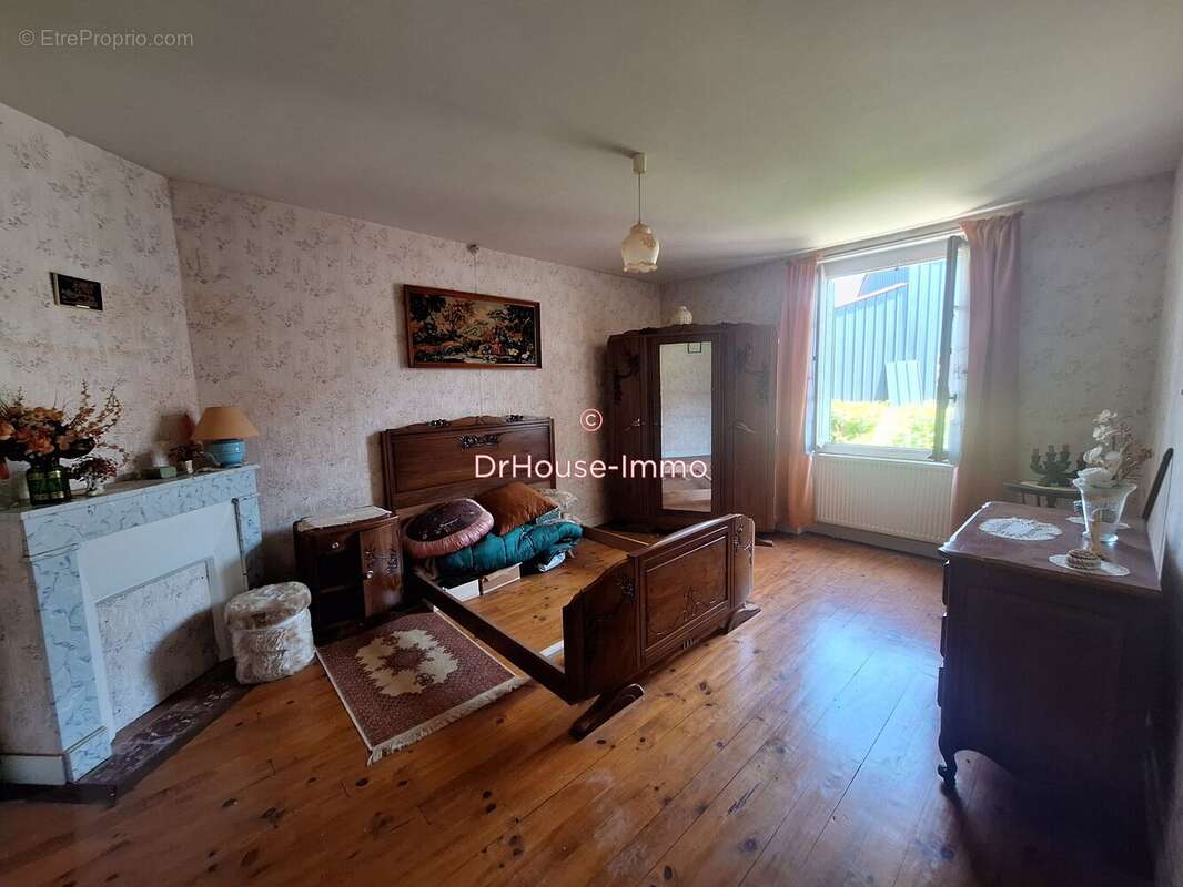 Maison 142 m² à Grand-Brassac  - photo 6