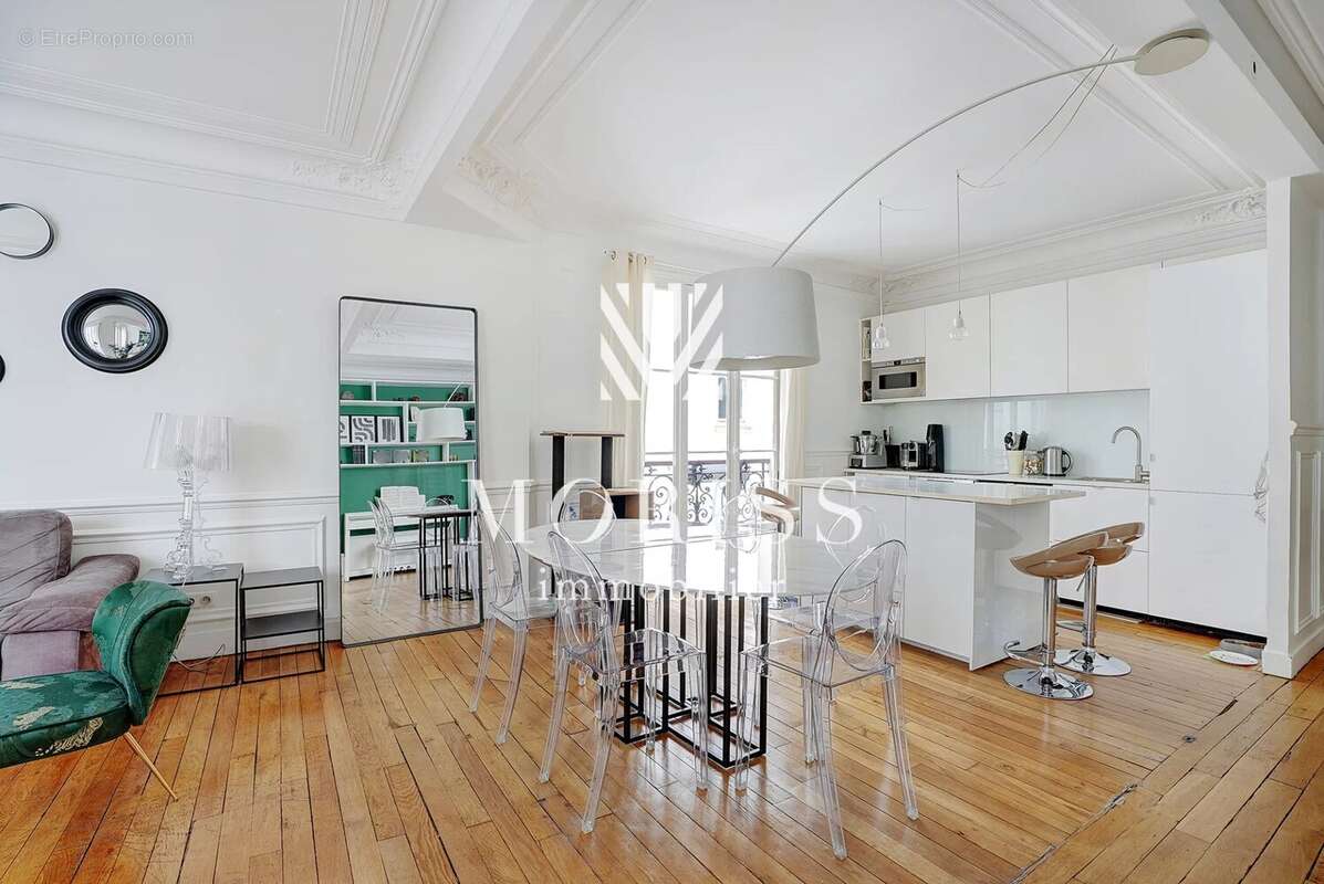 Appartement à PARIS-17E