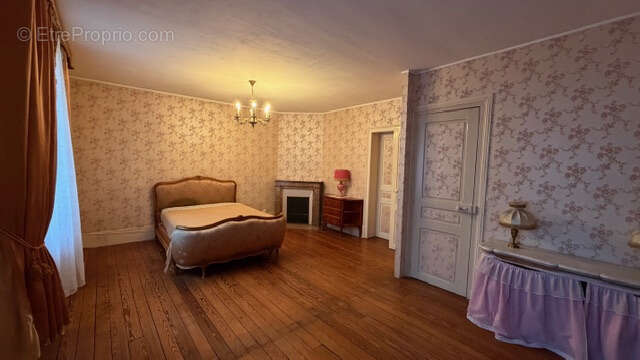 Maison bourgeoise avec sous-sol total   fort potentiel à exploiter - photo 10