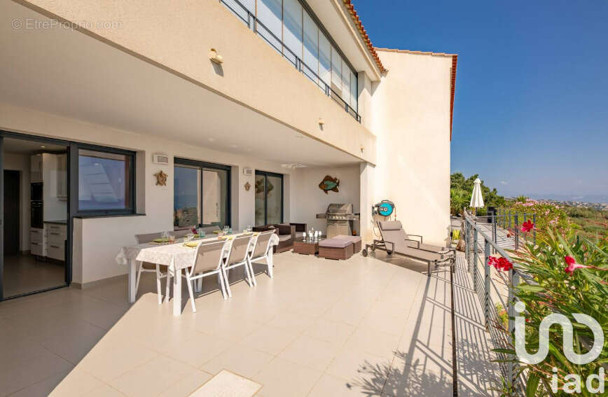 Photo 8 - Appartement à ROQUEBRUNE-SUR-ARGENS