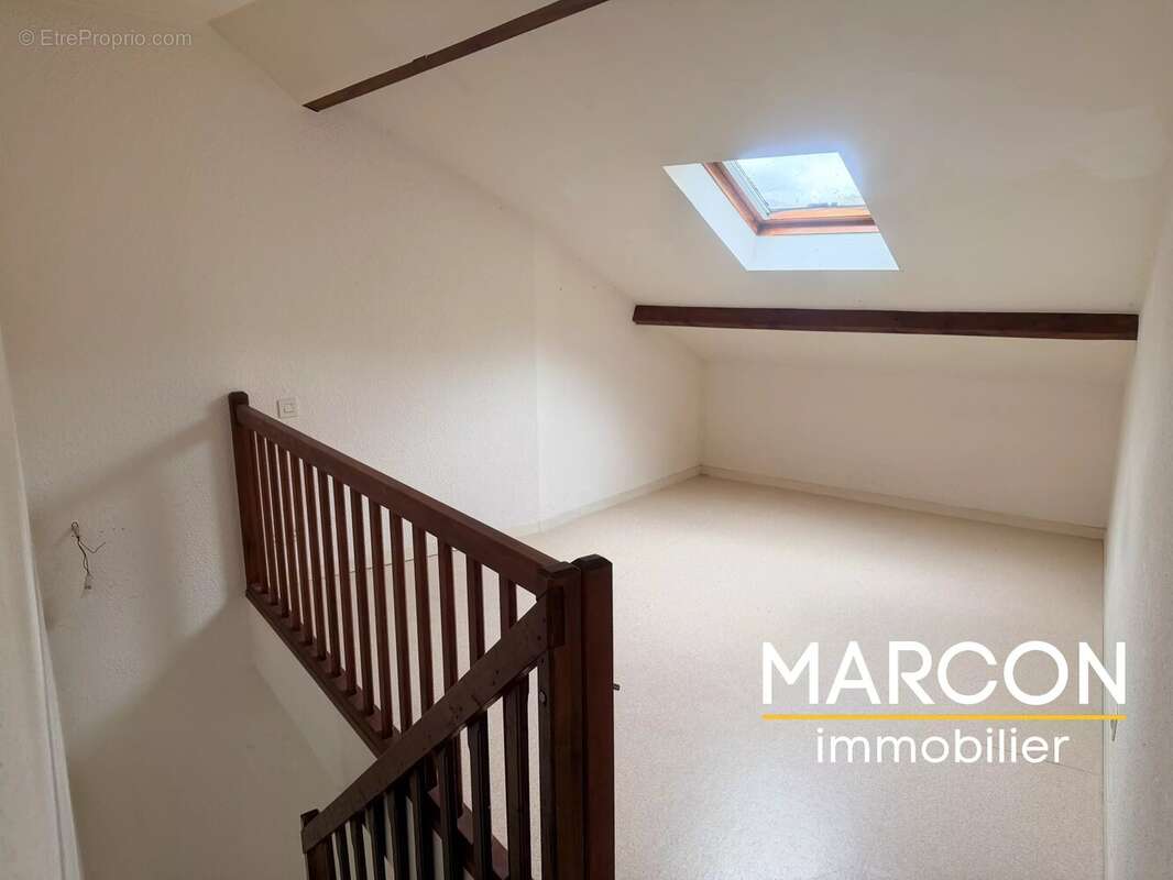 Appartement à SAINT-VAURY