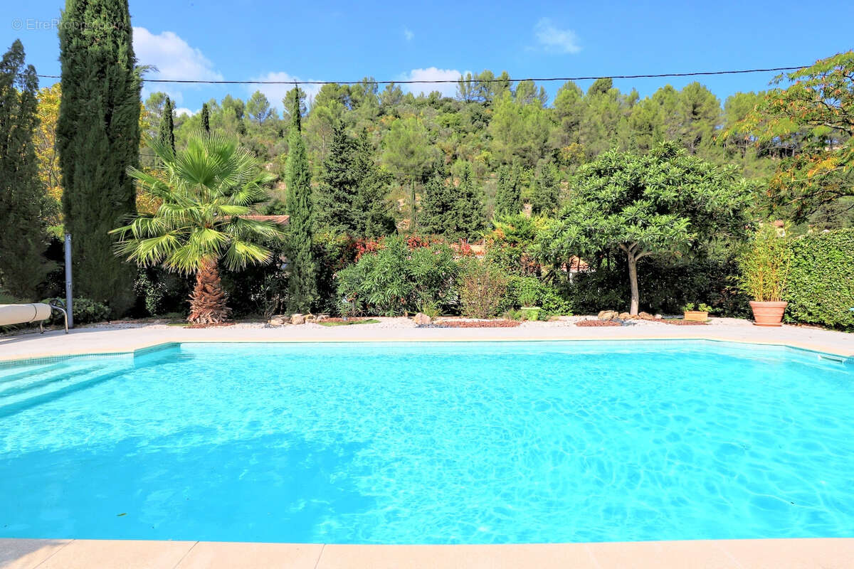 Maison à SOLLIES-TOUCAS