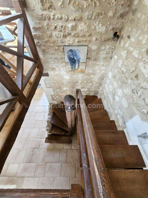 Maison en pierre atypique de 122 m² 3 chambres et 1 bureau – Coup de cœur assuré à MAGNAC SUR TOUVRE (16) - photo 5