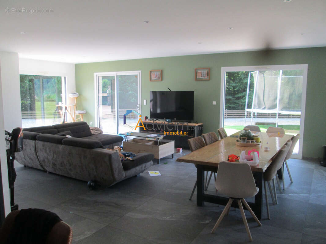 Maison à RADDON-ET-CHAPENDU