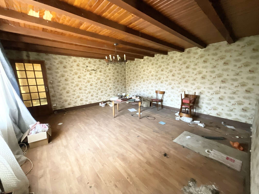 Maison à ARC-SOUS-CICON