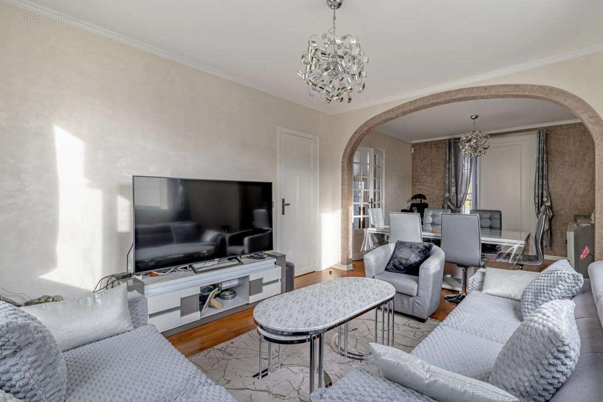 Maison à LIVRY-GARGAN