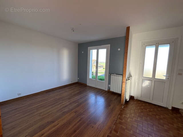 Maison à CHASTELLUX-SUR-CURE