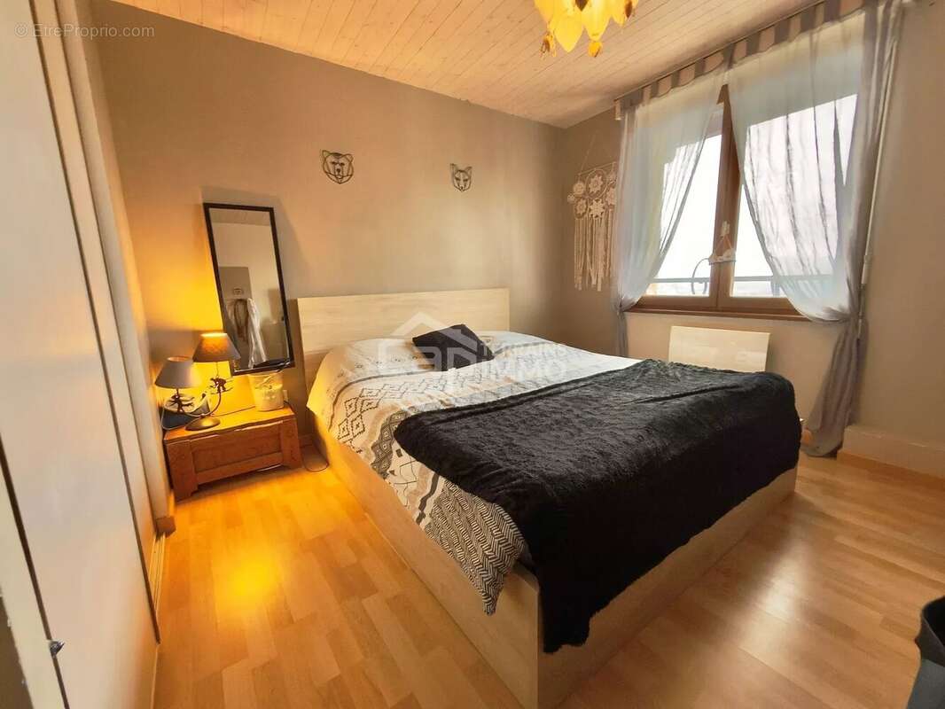 Appartement à REYVROZ