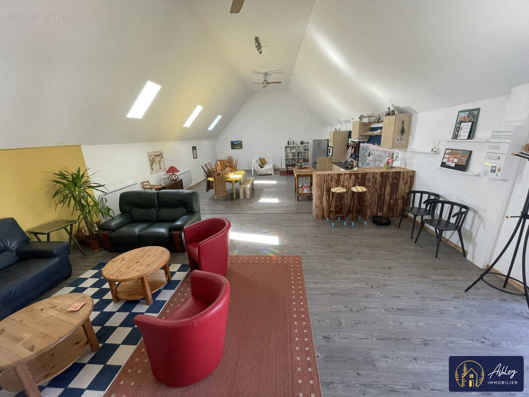 Maison 6 pièces MARCHASTEL (Cantal) - Maison à MARCHASTEL