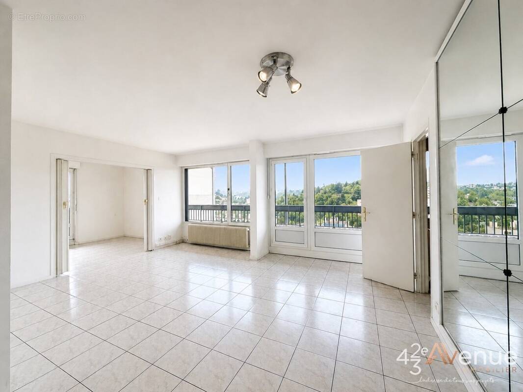 Appartement à SAINT-ETIENNE