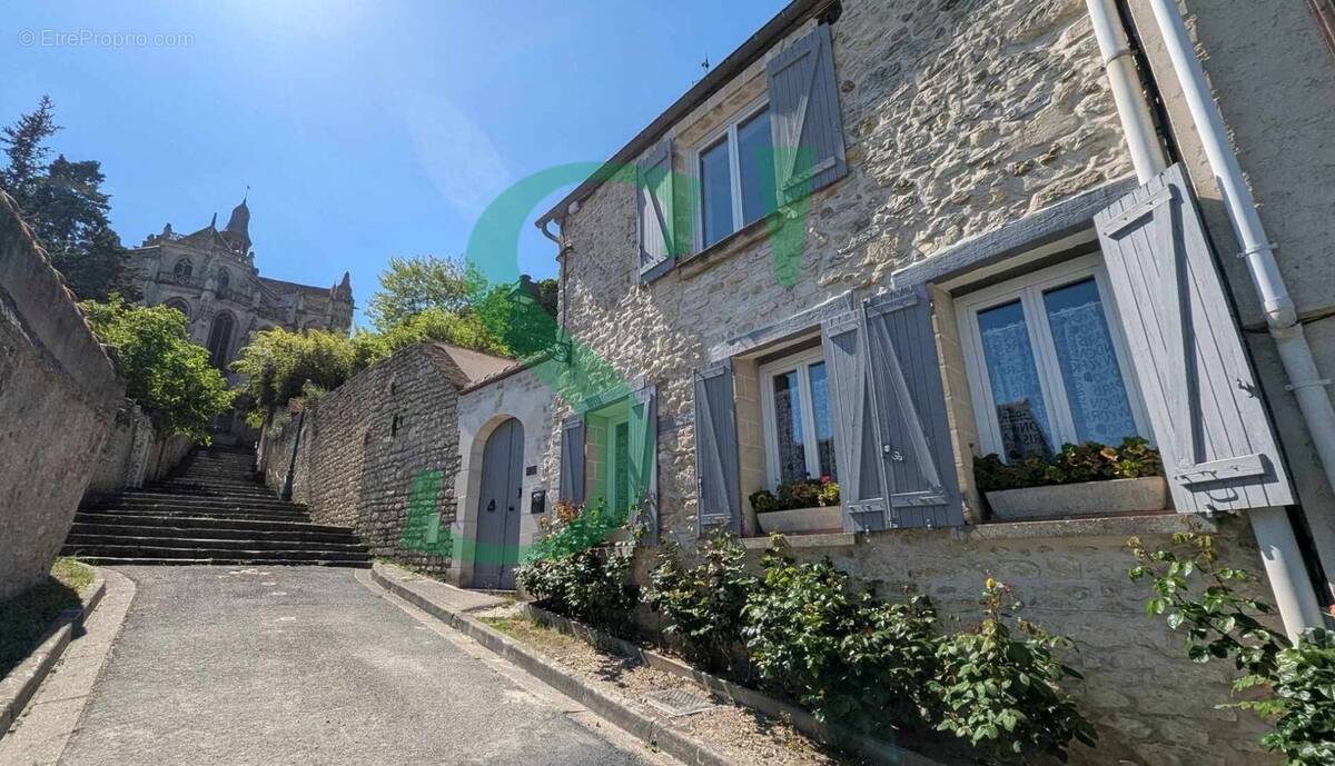 Maison à CHAUMONT-EN-VEXIN