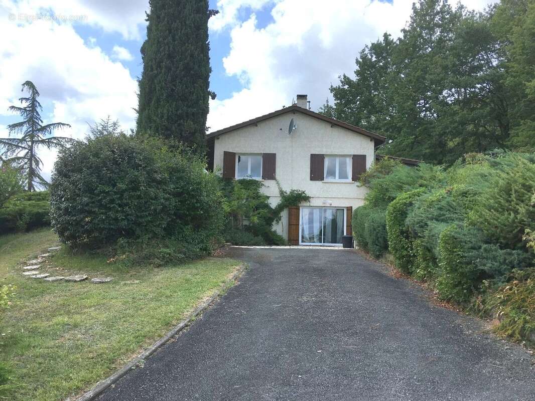 Une maison de campagne de 5 chambres - photo 3