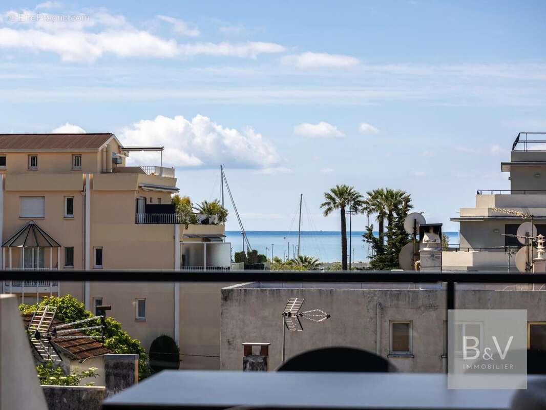 Appartement à SAINT-LAURENT-DU-VAR