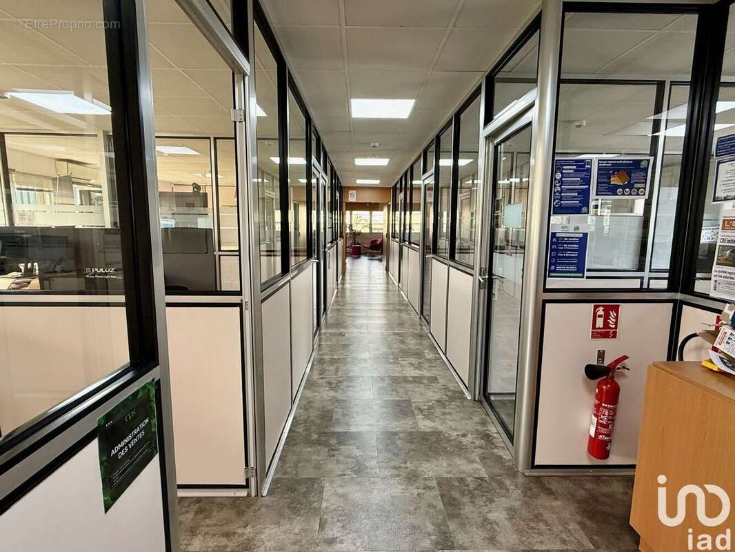 Photo 6 - Commerce à MALATAVERNE