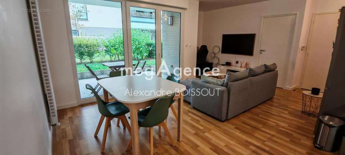 Appartement à LE MESNIL-ESNARD