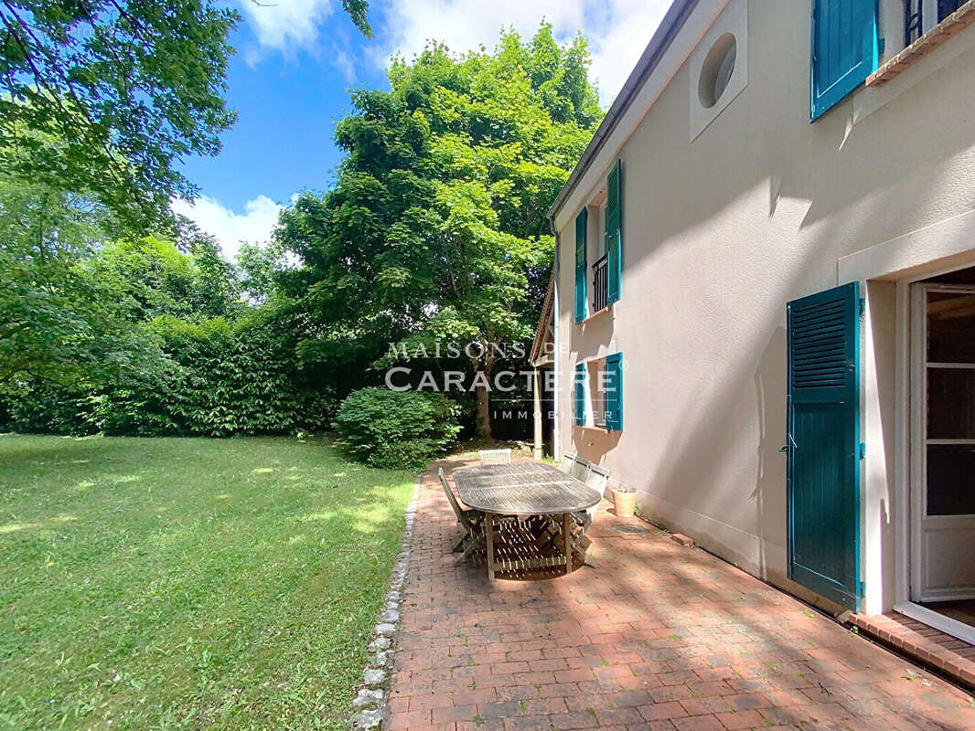 Maison à CRESPIERES